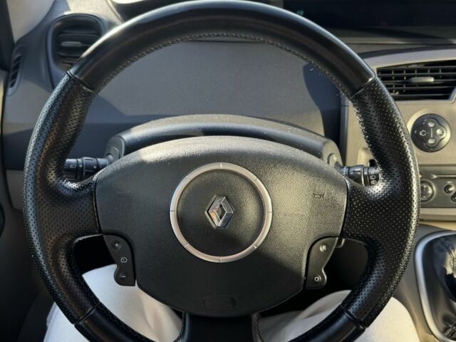 Сірий Рено Сценік II, об'ємом двигуна 1.5 л та пробігом 315 тис. км за 4500 $, фото 3 на Automoto.ua