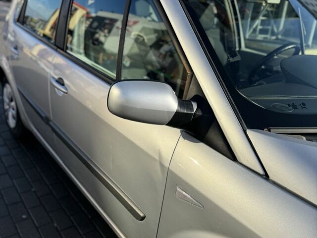 Сірий Рено Сценік II, об'ємом двигуна 1.5 л та пробігом 315 тис. км за 4500 $, фото 7 на Automoto.ua