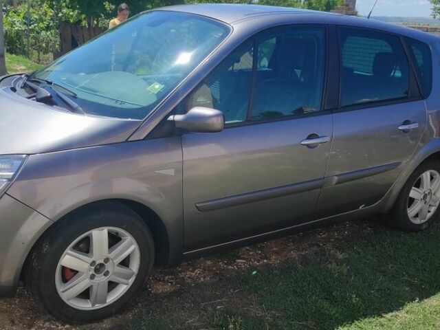 Серый Рено Сценик II, объемом двигателя 1.6 л и пробегом 202 тыс. км за 5000 $, фото 1 на Automoto.ua