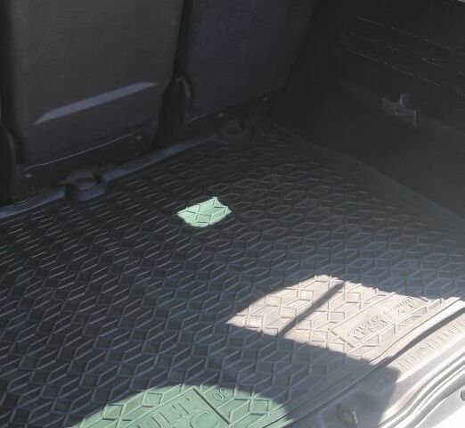 Серый Рено Сценик II, объемом двигателя 1.6 л и пробегом 202 тыс. км за 5000 $, фото 4 на Automoto.ua