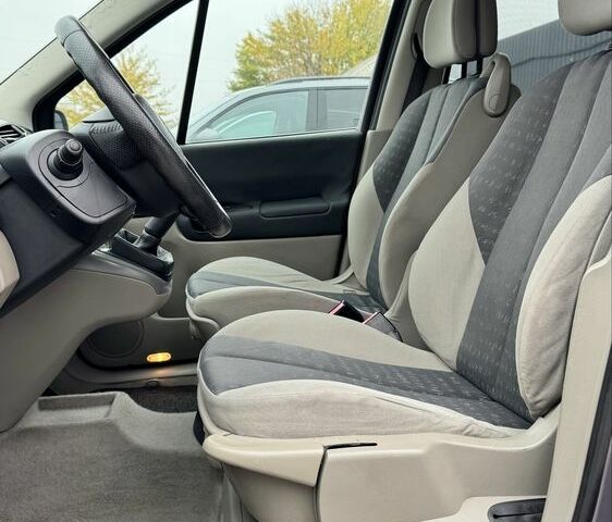 Сірий Рено Сценік II, об'ємом двигуна 1.6 л та пробігом 248 тис. км за 4999 $, фото 12 на Automoto.ua