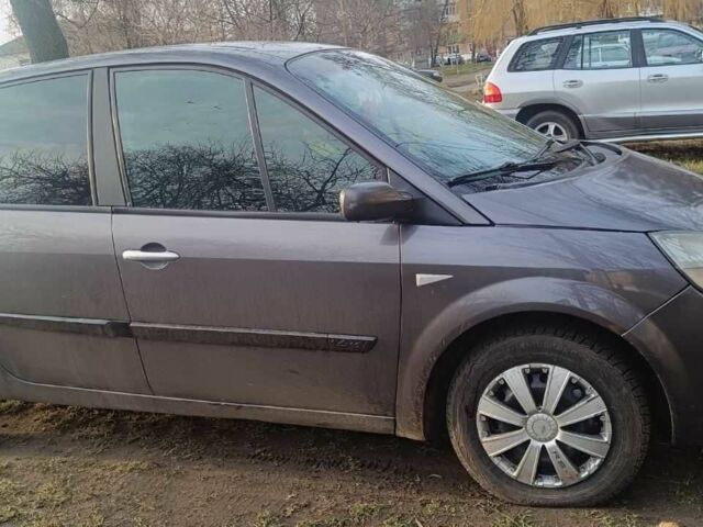 Серый Рено Сценик II, объемом двигателя 1.6 л и пробегом 2 тыс. км за 3900 $, фото 4 на Automoto.ua