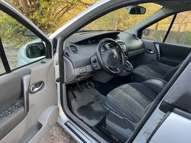 Серый Рено Сценик II, объемом двигателя 1.9 л и пробегом 250 тыс. км за 1600 $, фото 4 на Automoto.ua