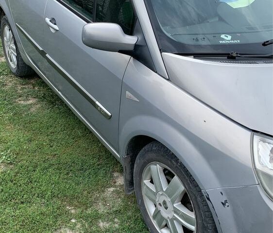 Серый Рено Сценик II, объемом двигателя 1.5 л и пробегом 300 тыс. км за 3300 $, фото 2 на Automoto.ua