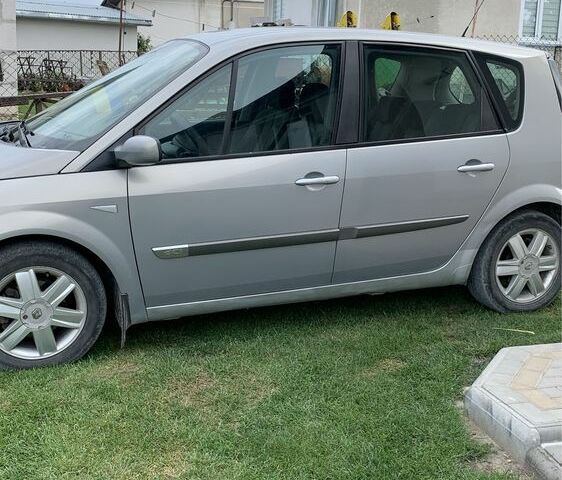 Серый Рено Сценик II, объемом двигателя 1.5 л и пробегом 300 тыс. км за 3300 $, фото 3 на Automoto.ua