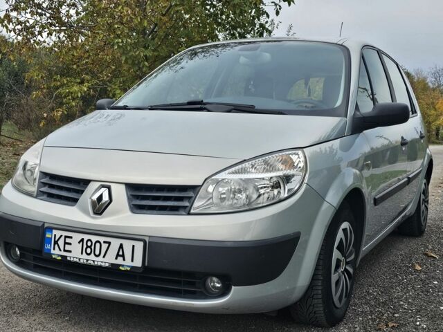 Серый Рено Сценик II, объемом двигателя 1.6 л и пробегом 225 тыс. км за 4650 $, фото 5 на Automoto.ua