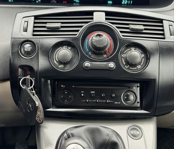 Сірий Рено Сценік II, об'ємом двигуна 1.6 л та пробігом 248 тис. км за 4999 $, фото 13 на Automoto.ua