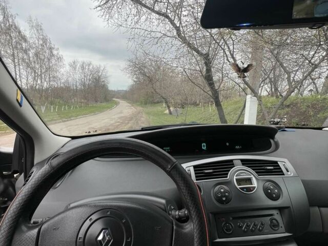 Серый Рено Сценик II, объемом двигателя 1.6 л и пробегом 173 тыс. км за 4800 $, фото 6 на Automoto.ua