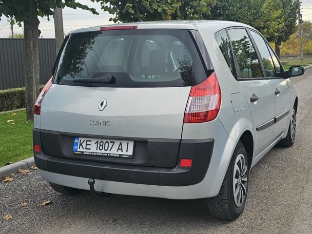 Серый Рено Сценик II, объемом двигателя 1.6 л и пробегом 225 тыс. км за 4650 $, фото 2 на Automoto.ua