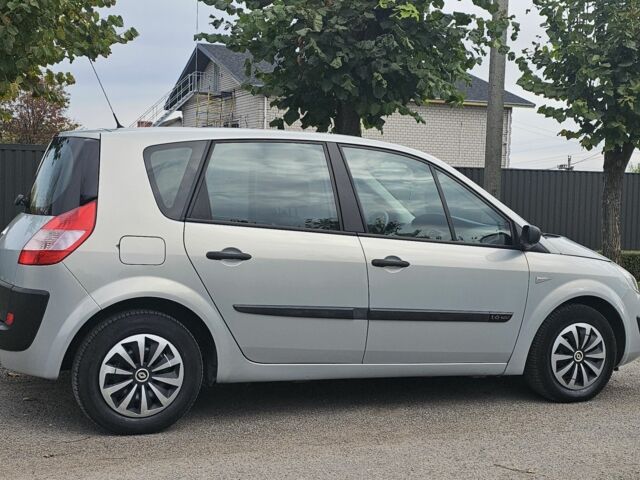 Серый Рено Сценик II, объемом двигателя 1.6 л и пробегом 225 тыс. км за 4650 $, фото 1 на Automoto.ua