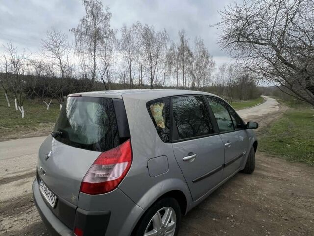 Серый Рено Сценик II, объемом двигателя 1.6 л и пробегом 173 тыс. км за 4800 $, фото 2 на Automoto.ua