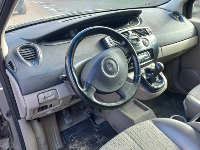 Серый Рено Сценик II, объемом двигателя 1.9 л и пробегом 295 тыс. км за 2700 $, фото 2 на Automoto.ua