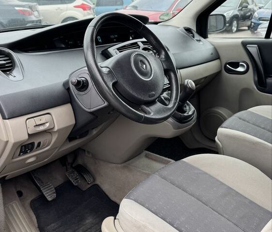 Сірий Рено Сценік II, об'ємом двигуна 1.6 л та пробігом 248 тис. км за 4999 $, фото 11 на Automoto.ua