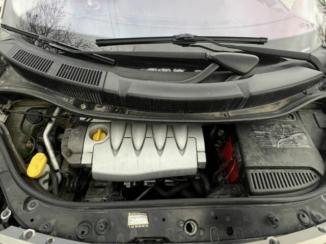 Серый Рено Сценик II, объемом двигателя 1.6 л и пробегом 173 тыс. км за 4800 $, фото 4 на Automoto.ua