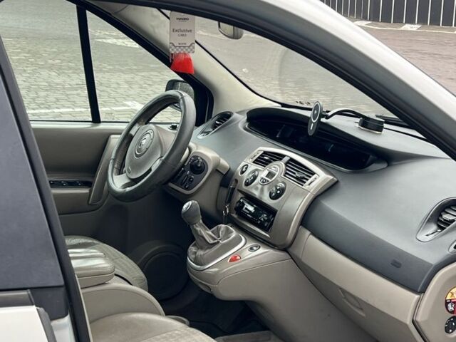 Серый Рено Сценик II, объемом двигателя 1.9 л и пробегом 350 тыс. км за 1650 $, фото 8 на Automoto.ua