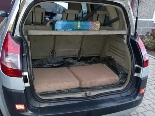 Серый Рено Сценик II, объемом двигателя 1.5 л и пробегом 375 тыс. км за 3450 $, фото 12 на Automoto.ua