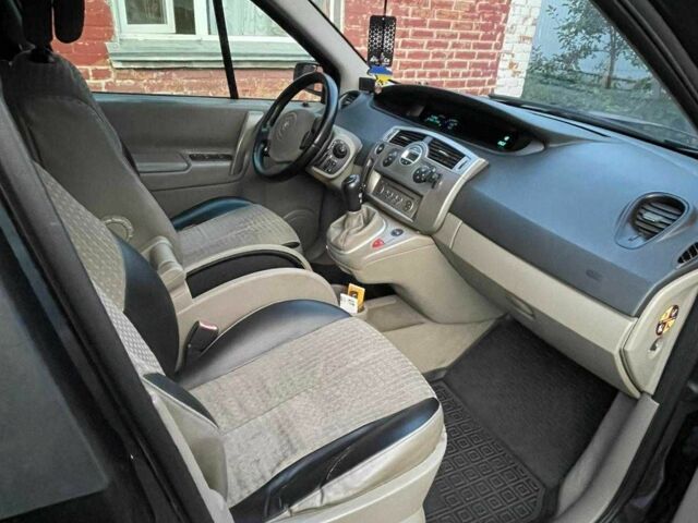 Рено Сценік II 2004 у Полтаві на Automoto.ua Сірий Рено Сценік II, об'ємом двигуна 1.6 л та пробігом 291 тис. км за 5000 $, фото 5 на Automoto.ua