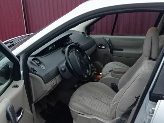 Серый Рено Сценик II, объемом двигателя 1.5 л и пробегом 375 тыс. км за 3450 $, фото 6 на Automoto.ua