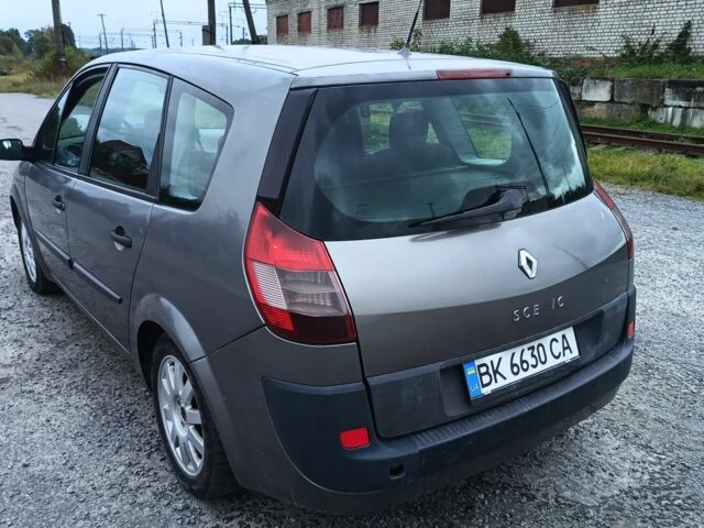 Серый Рено Сценик II, объемом двигателя 1.5 л и пробегом 370 тыс. км за 3350 $, фото 3 на Automoto.ua