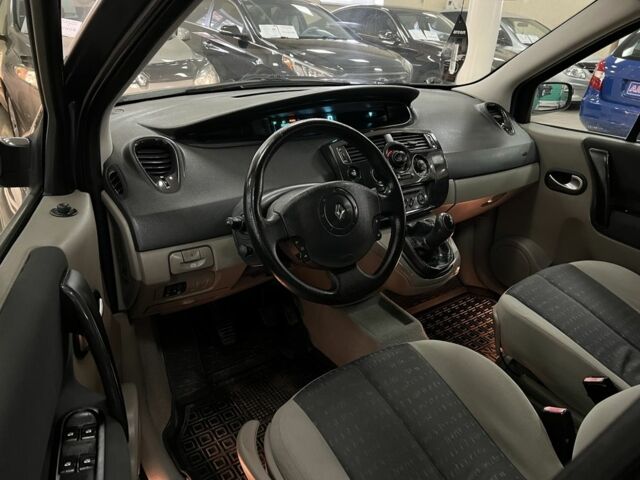 Серый Рено Сценик II, объемом двигателя 1.6 л и пробегом 183 тыс. км за 5200 $, фото 10 на Automoto.ua