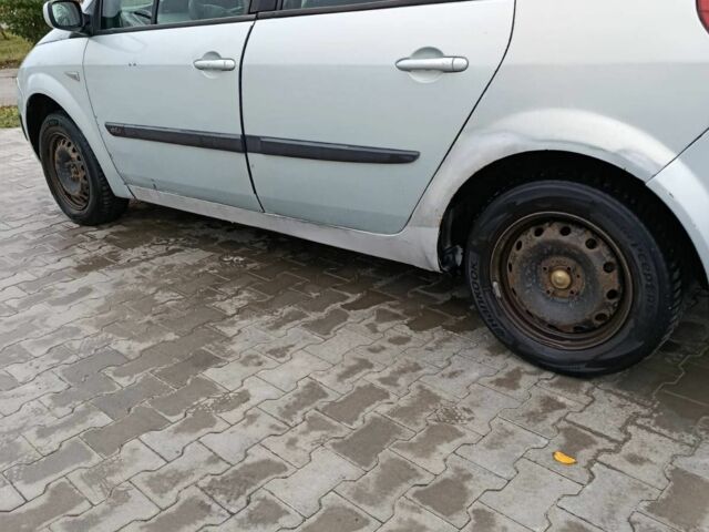 Рено Сценік II 2004 у Черкасах на Automoto.ua Сірий Рено Сценік II, об'ємом двигуна 1.5 л та пробігом 353 тис. км за 2800 $, фото 3 на Automoto.ua