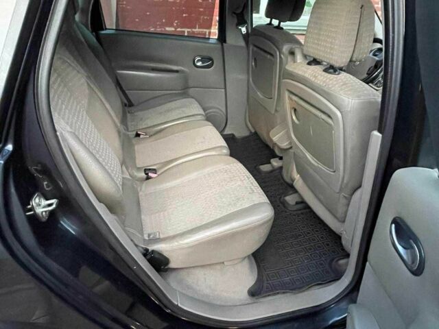 Рено Сценік II 2004 у Полтаві на Automoto.ua Сірий Рено Сценік II, об'ємом двигуна 1.6 л та пробігом 291 тис. км за 5000 $, фото 4 на Automoto.ua