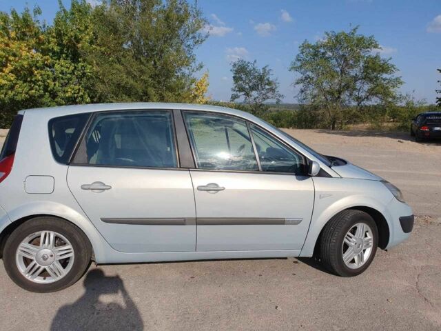 Серый Рено Сценик II, объемом двигателя 1.6 л и пробегом 193 тыс. км за 5300 $, фото 1 на Automoto.ua