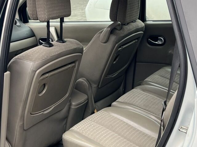 Сірий Рено Сценік II, об'ємом двигуна 0 л та пробігом 200 тис. км за 2100 $, фото 4 на Automoto.ua