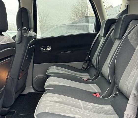 Сірий Рено Сценік II, об'ємом двигуна 1.6 л та пробігом 122 тис. км за 5400 $, фото 13 на Automoto.ua