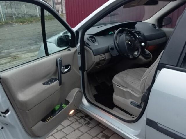 Серый Рено Сценик II, объемом двигателя 1.5 л и пробегом 375 тыс. км за 3450 $, фото 5 на Automoto.ua