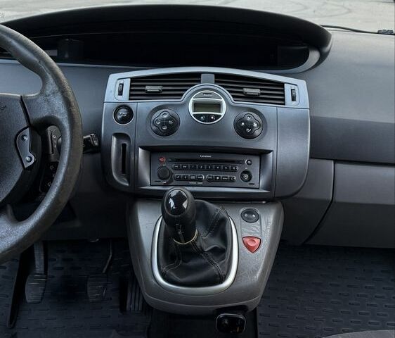 Рено Сценик II 2004 в Бердичеве на Automoto.ua Серый Рено Сценик II, объемом двигателя 1.6 л и пробегом 275 тыс. км за 3550 $, фото 13 на Automoto.ua