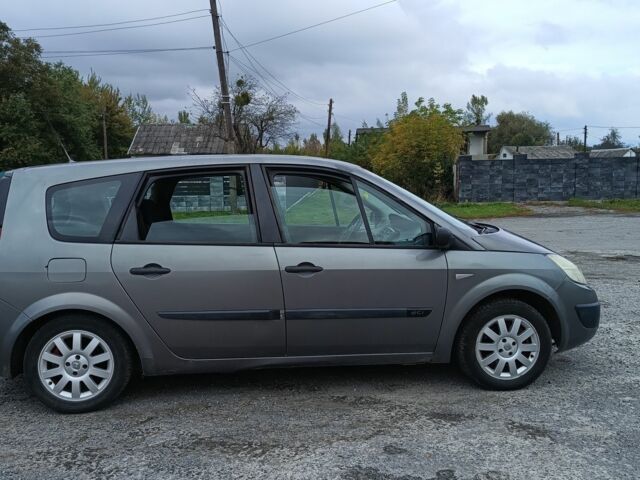 Серый Рено Сценик II, объемом двигателя 1.5 л и пробегом 370 тыс. км за 3350 $, фото 5 на Automoto.ua