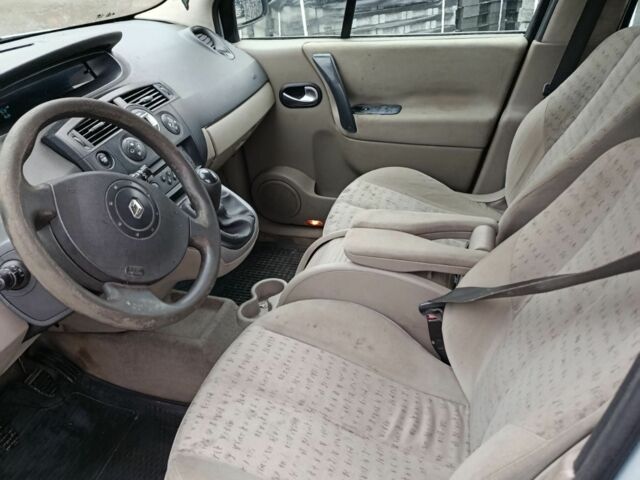 Рено Сценік II 2004 у Черкасах на Automoto.ua Сірий Рено Сценік II, об'ємом двигуна 1.5 л та пробігом 353 тис. км за 2800 $, фото 5 на Automoto.ua