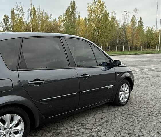 Рено Сценик II 2004 в Бердичеве на Automoto.ua Серый Рено Сценик II, объемом двигателя 1.6 л и пробегом 275 тыс. км за 3550 $, фото 5 на Automoto.ua