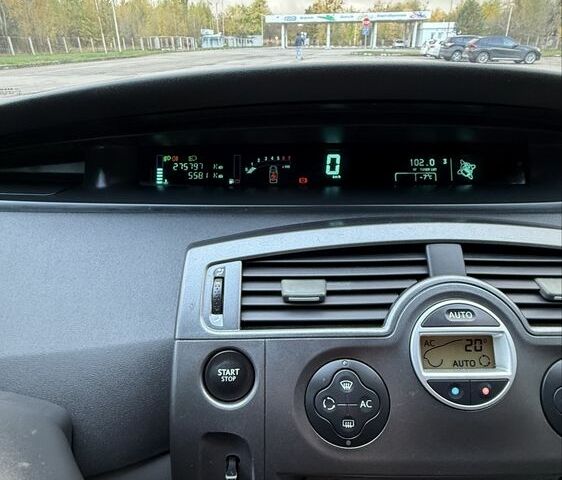 Рено Сценик II 2004 в Бердичеве на Automoto.ua Серый Рено Сценик II, объемом двигателя 1.6 л и пробегом 275 тыс. км за 3550 $, фото 16 на Automoto.ua