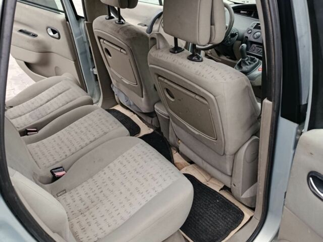 Рено Сценік II 2004 у Черкасах на Automoto.ua Сірий Рено Сценік II, об'ємом двигуна 1.5 л та пробігом 353 тис. км за 2800 $, фото 11 на Automoto.ua