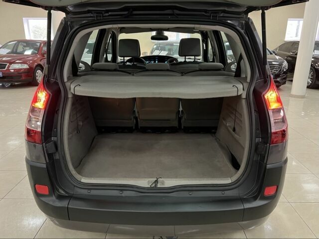 Серый Рено Сценик II, объемом двигателя 1.6 л и пробегом 183 тыс. км за 5200 $, фото 3 на Automoto.ua