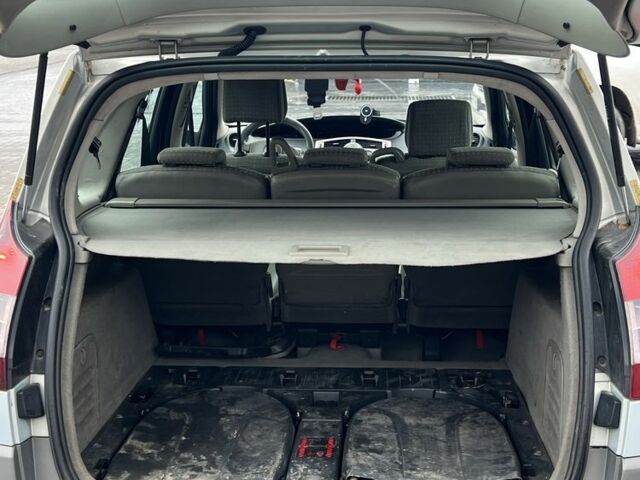 Серый Рено Сценик II, объемом двигателя 1.9 л и пробегом 350 тыс. км за 1650 $, фото 12 на Automoto.ua