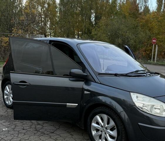 Рено Сценик II 2004 в Бердичеве на Automoto.ua Серый Рено Сценик II, объемом двигателя 1.6 л и пробегом 275 тыс. км за 3550 $, фото 3 на Automoto.ua