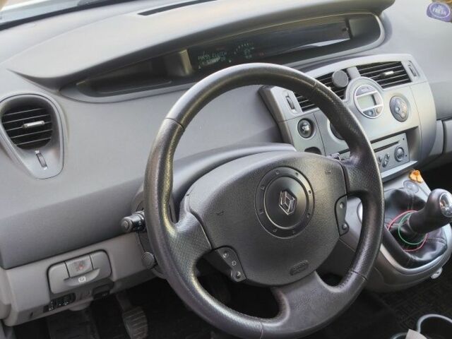 Серый Рено Сценик II, объемом двигателя 1.6 л и пробегом 290 тыс. км за 4700 $, фото 3 на Automoto.ua