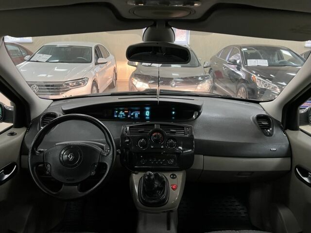 Серый Рено Сценик II, объемом двигателя 1.6 л и пробегом 183 тыс. км за 5200 $, фото 12 на Automoto.ua