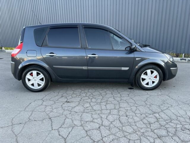 Серый Рено Сценик II, объемом двигателя 1.6 л и пробегом 225 тыс. км за 5700 $, фото 12 на Automoto.ua