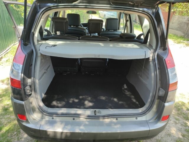 Рено Сценик II 2005 в Лубнах на Automoto.ua Серый Рено Сценик II, объемом двигателя 2 л и пробегом 160 тыс. км за 4400 $, фото 4 на Automoto.ua