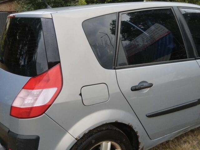 Серый Рено Сценик II, объемом двигателя 1.6 л и пробегом 180 тыс. км за 3500 $, фото 4 на Automoto.ua