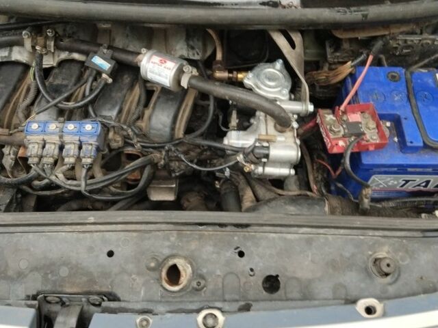 Серый Рено Сценик II, объемом двигателя 1.6 л и пробегом 180 тыс. км за 3500 $, фото 2 на Automoto.ua