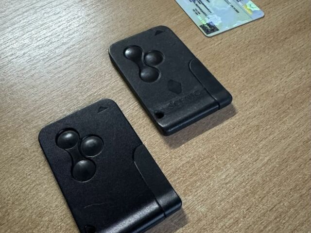 Серый Рено Сценик II, объемом двигателя 2 л и пробегом 250 тыс. км за 4500 $, фото 7 на Automoto.ua