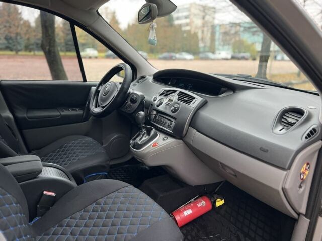 Рено Сценік II 2005 у Житомирі на Automoto.ua Сірий Рено Сценік II, об'ємом двигуна 1.9 л та пробігом 270 тис. км за 4300 $, фото 8 на Automoto.ua