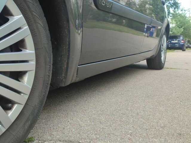 Сірий Рено Сценік II, об'ємом двигуна 1.6 л та пробігом 360 тис. км за 4500 $, фото 1 на Automoto.ua