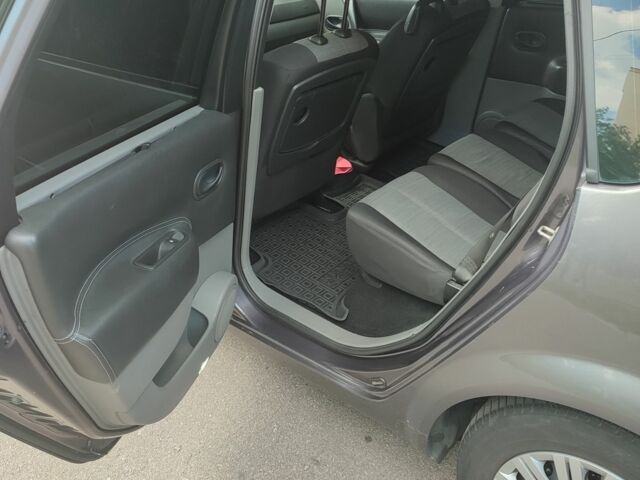 Сірий Рено Сценік II, об'ємом двигуна 1.6 л та пробігом 360 тис. км за 4500 $, фото 7 на Automoto.ua