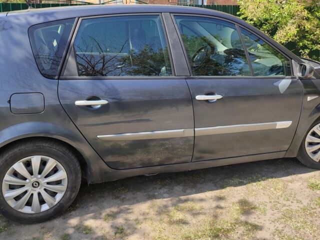 Рено Сценик II 2005 в Лубнах на Automoto.ua Серый Рено Сценик II, объемом двигателя 2 л и пробегом 160 тыс. км за 4400 $, фото 1 на Automoto.ua